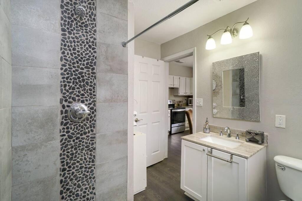 No Ho Yellow Door Bungalow Тампа Экстерьер фото